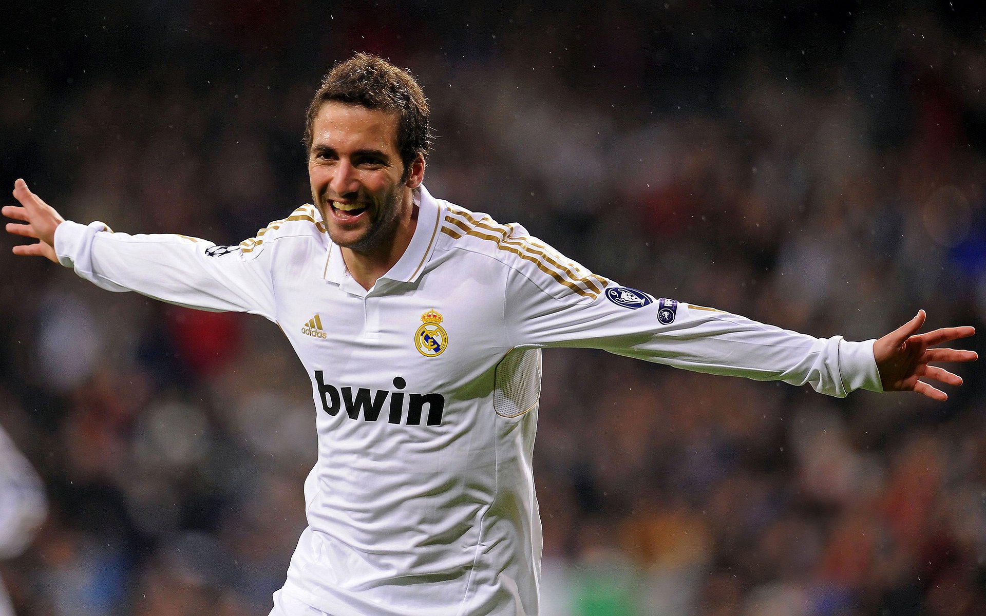 意甲一线战：乌拉圭锋将闪耀，带领球队打出漂亮开局，乌拉圭对意大利